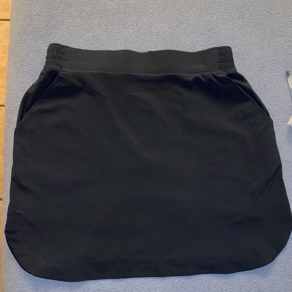 Calia by Carrie underwood women’s skirt/with shorts black size xs